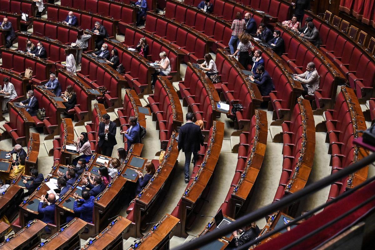 Al via la nuova legislatura, fumata nera nella prima votazione del …