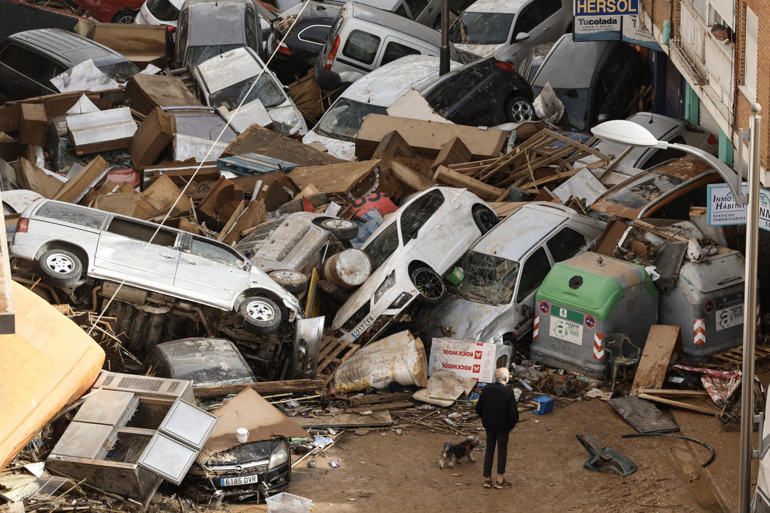 Alluvione a Valencia, le testimonianze degli italiani in Spagna: “Un disastro, siamo sotto shock”