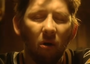 Che malattia aveva Shane MacGowan? I problemi di alcol e droga del leader dei Pogues