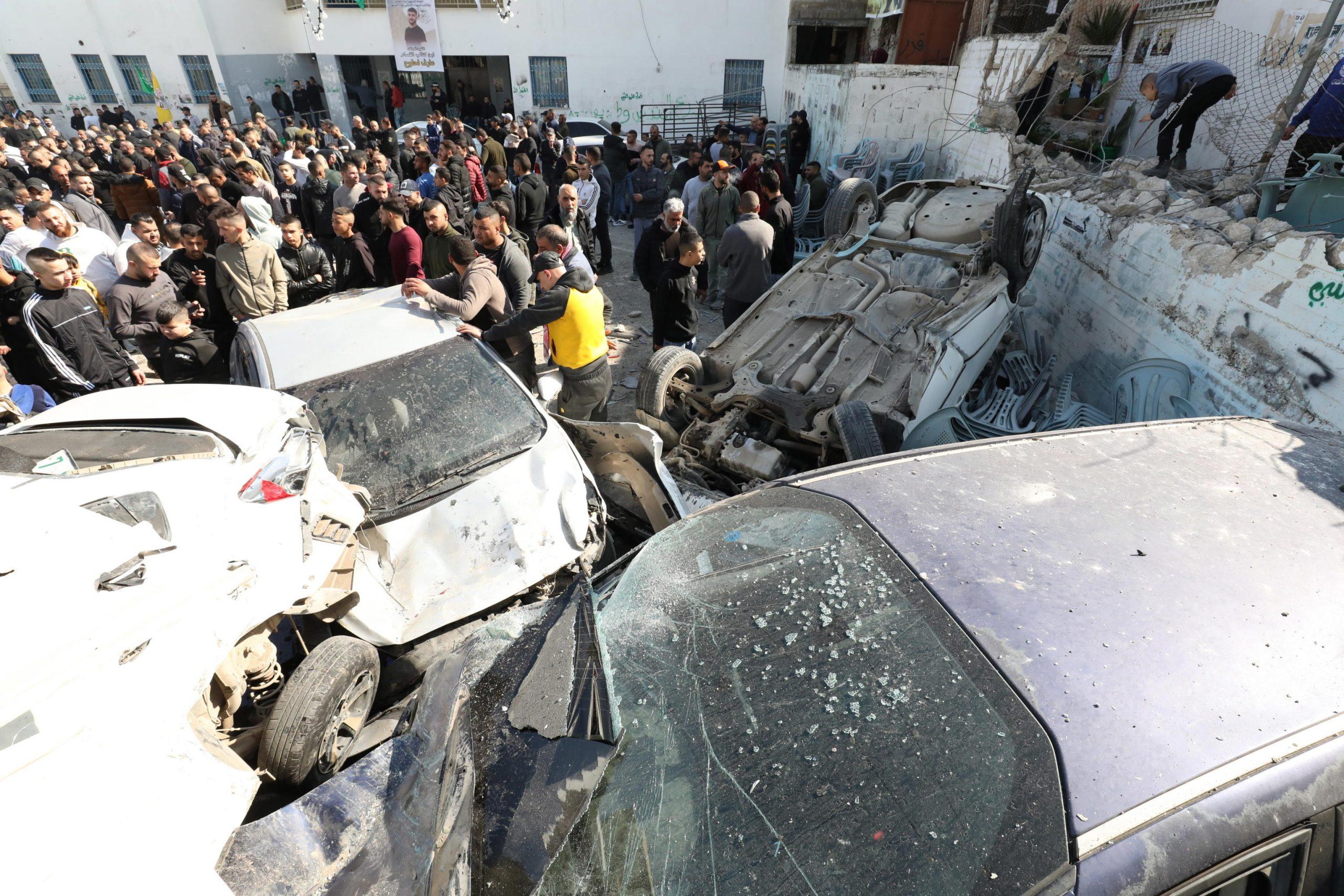 Israele, esercito irrompe nel campo profughi di Jenin: 13 morti tra cui un’anziana