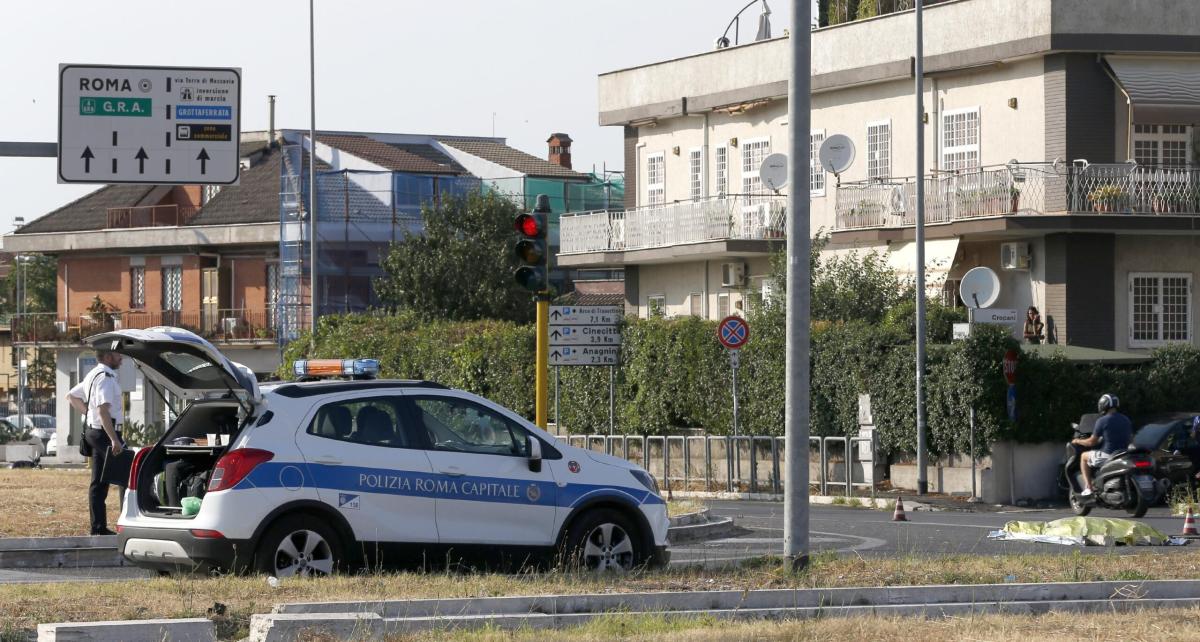 Incidente a Dragona, muore un ragazzo dopo scontro tra auto e scooter