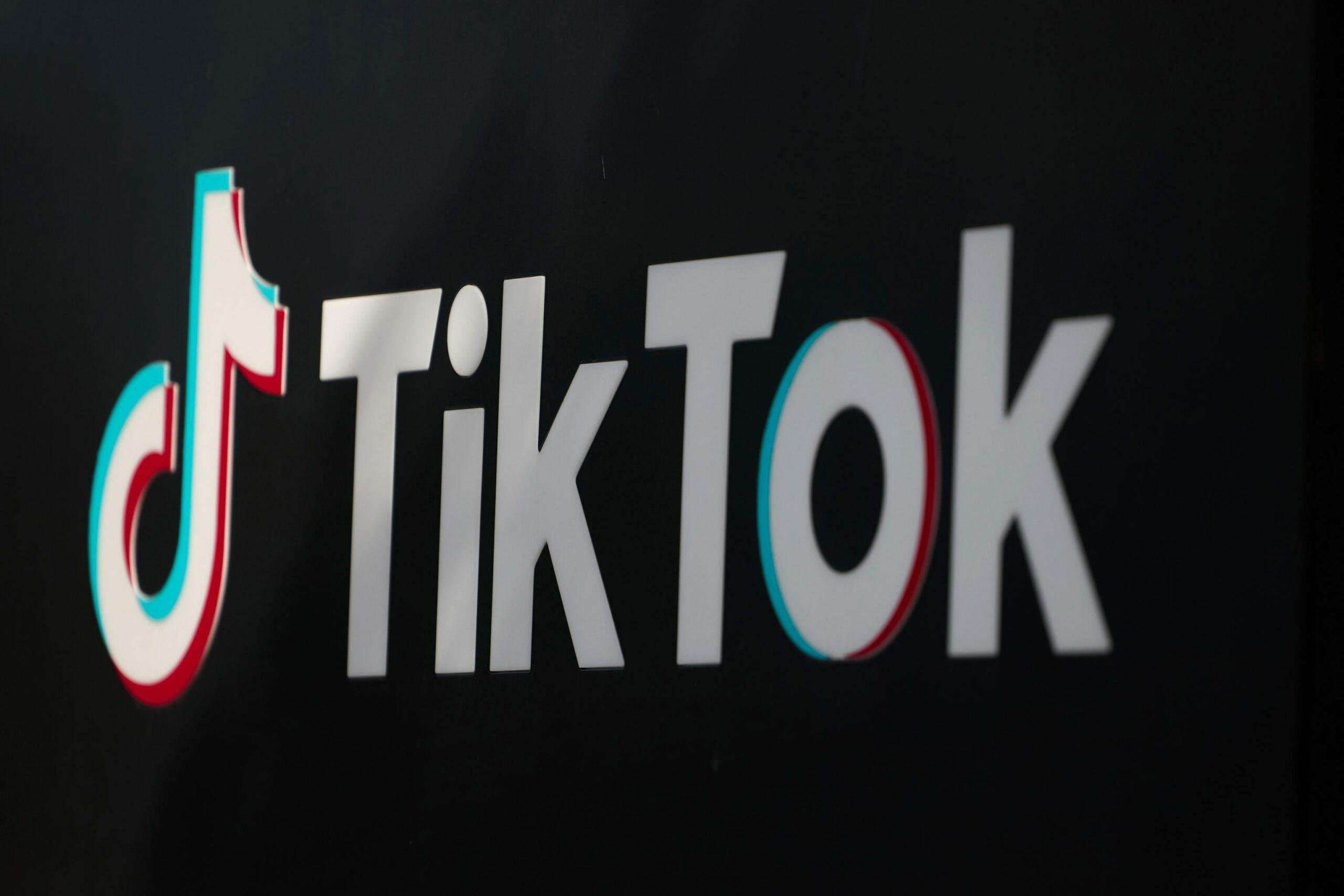 Divieto Tiktok negli Usa, ambasciatore americano risponde a Pechino: la posizione della Cina è “estremamente ironica”