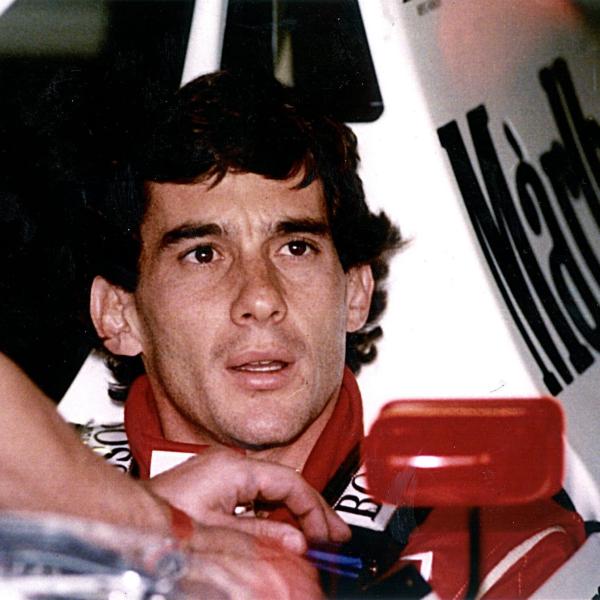 Il 1 maggio 1994 l’incidente di Ayrton Senna: causa morte, moglie, figli e carriera del mitico pilota di F1