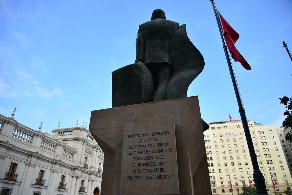 Il Cile per Salvador Allende, eletto democraticamente il 3 novembre…