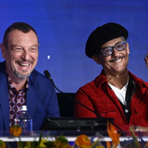 Sanremo 2024, la finale co-condotta da Fiorello, con ospiti Gigliola Cinquetti, Roberto Bolle e Luca Argentero