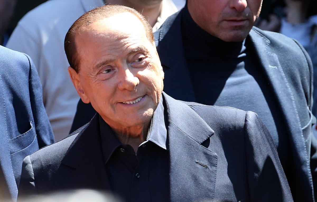 Berlusconi, prima notte tranquilla dopo il nuovo ricovero al San Ra…