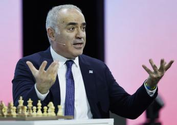 La Russia aggiunge l’ex campione di scacchi Garry Kasparov alla lista degli “estremisti”