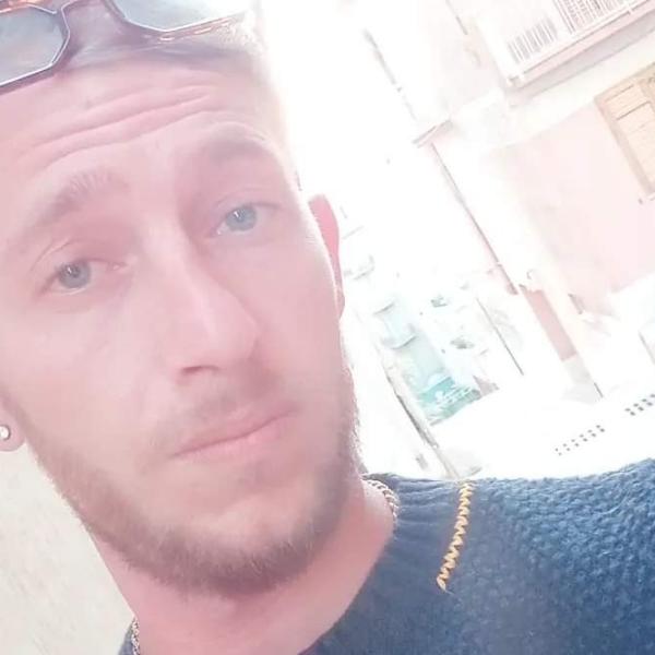 Chi è Alessandro Arcabascio, il 34enne scomparso da Salemi, in provincia di Trapani, il 5 settembre. Il fratello: “Torna a casa, qualunque sia il problema, lo risolveremo”  