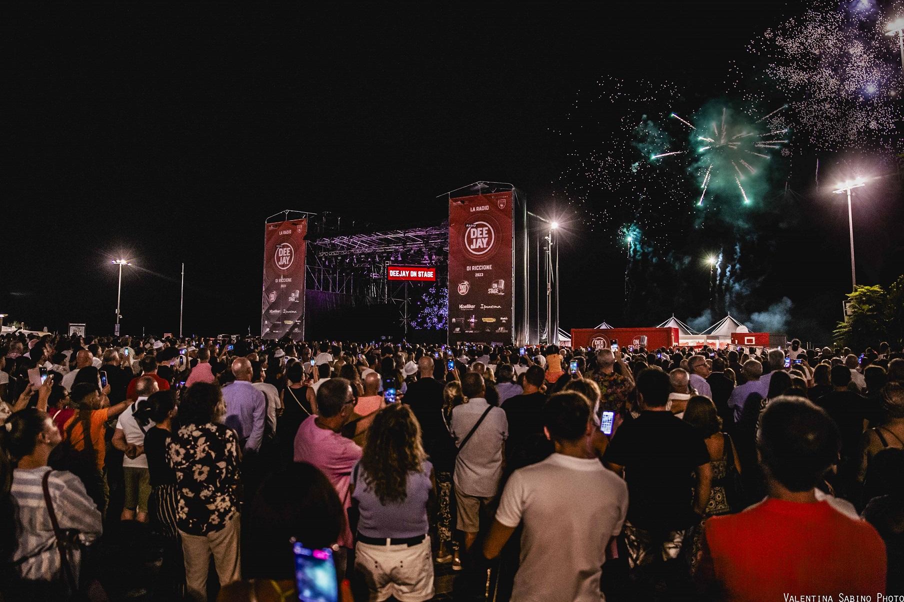 Riccione On Stage 2024: date, biglietti e cantanti in programma