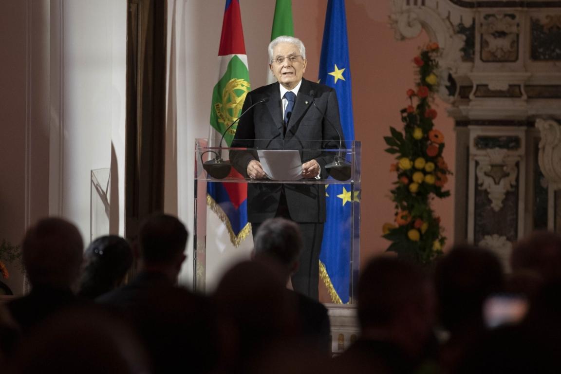 Mattarella dall’isola di Procida: “Crimini disumani in Ucraina”