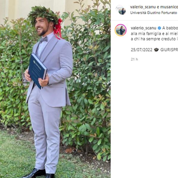 Valerio Scanu, laurea in Giurisprudenza con lode