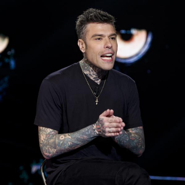 Fedez ricoverato in ospedale a Brindisi dopo un malore in aereo: come sta