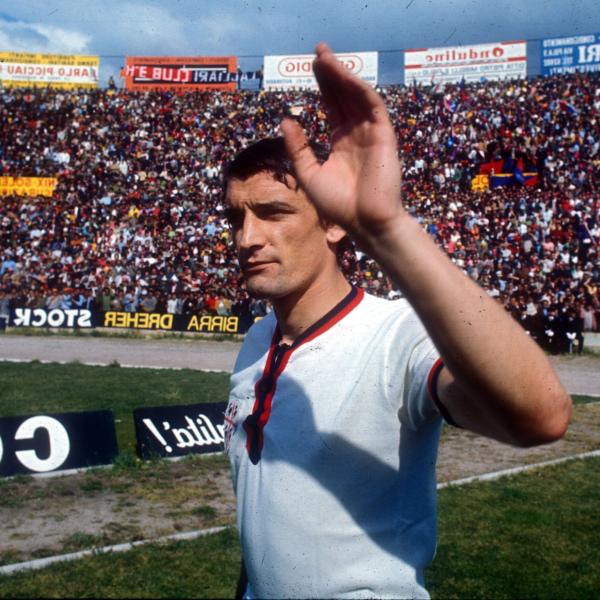 Addio a Gigi Riva, dagli Europei del 1968 allo scudetto con il Cagliari: la carriera di Rombo di Tuono