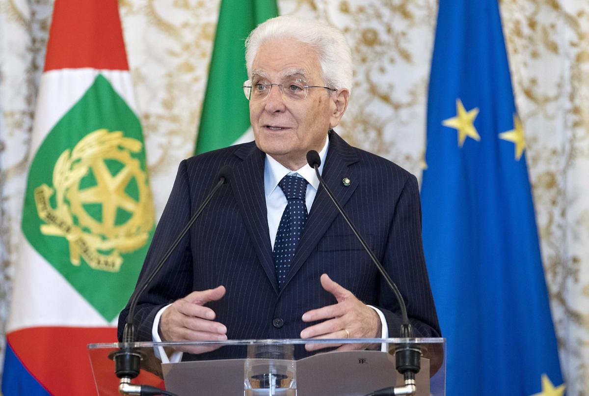 Mattarella ricorda il dramma dei rifugiati: “L’accoglienza e l’aiut…