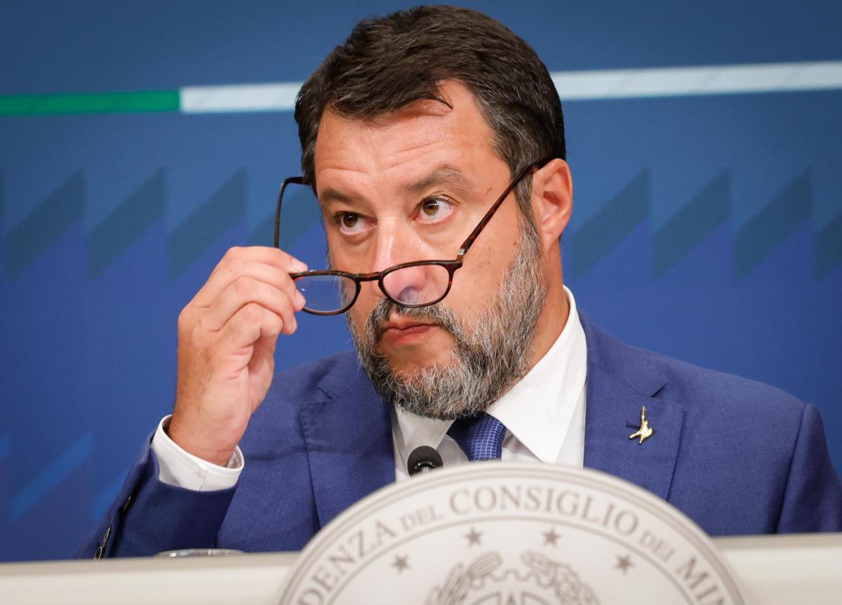 Salvini difende la tassa sugli extraprofitti delle banche: “Doveros…