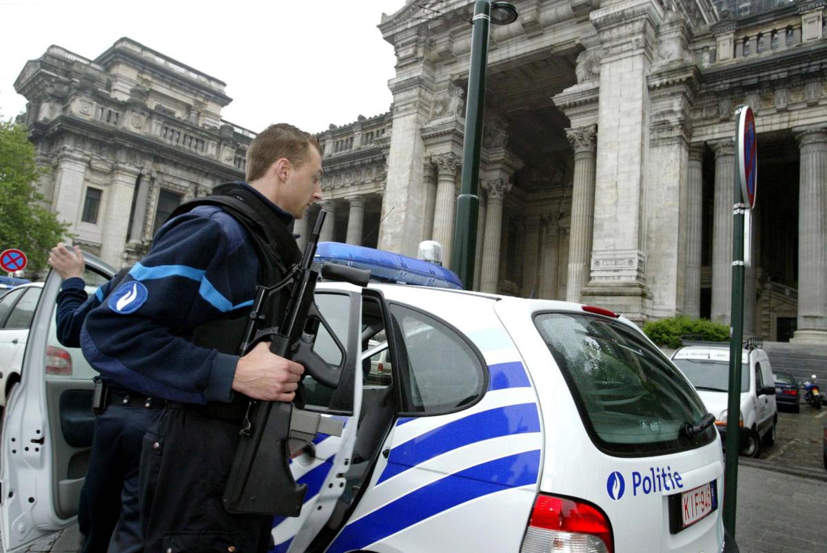 Belgio, torna la paura terrorismo, arrestate sette persone che prep…