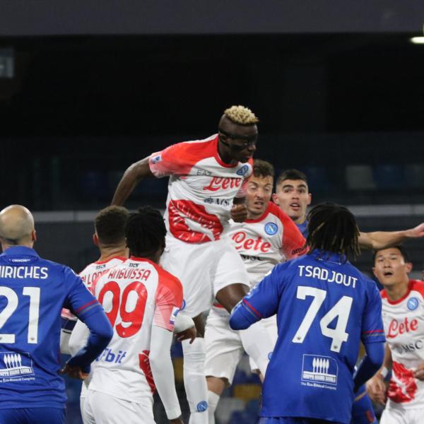 Napoli-Cremonese 3-0: gol e spettacolo al “Maradona”, azzurri al momento a +16