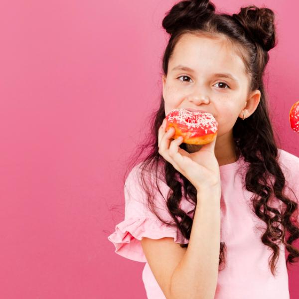 Cosa fa lo zucchero ai bambini? Pericoli e sovradosaggio