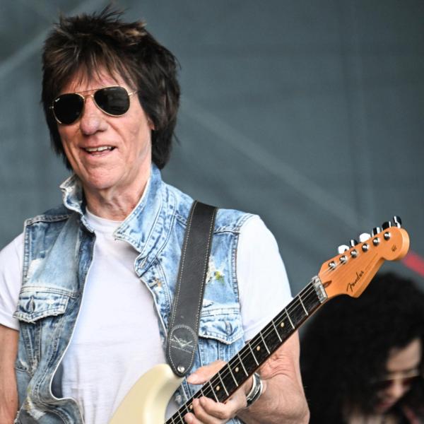 Jeff Beck, un artista della chitarra come Hendrix. Un mito che disse no ai Rolling Stones