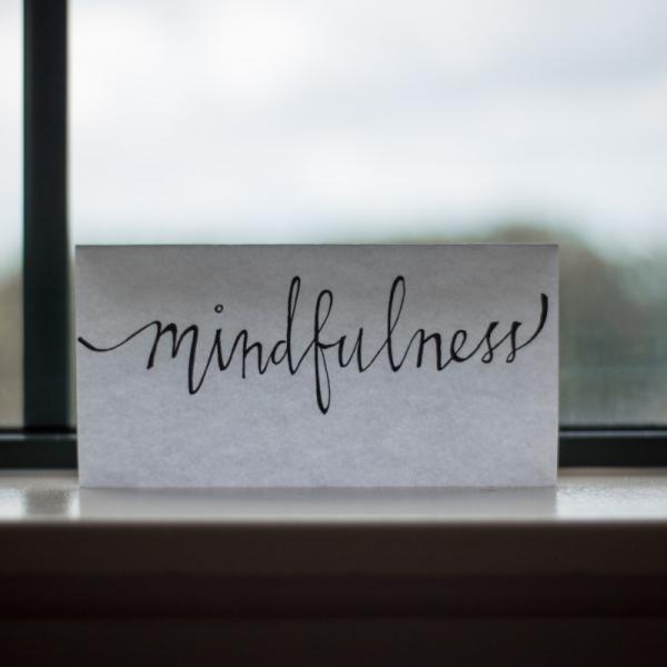 Mindfulness training per la gestione dello stress: come funziona e quali sono i risultati