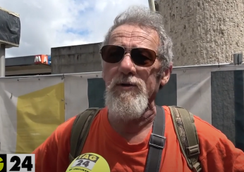 Sciopero taxi Roma, turisti da stazione Termini sui disagi nei trasporti: “Meno di 20 auto in oltre due ore” | VIDEO