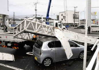 Giappone, il tifone Shanshan devasta il sud del Paese: 4 milioni di sfollati, tre morti e due feriti gravi | FOTO E VIDEO