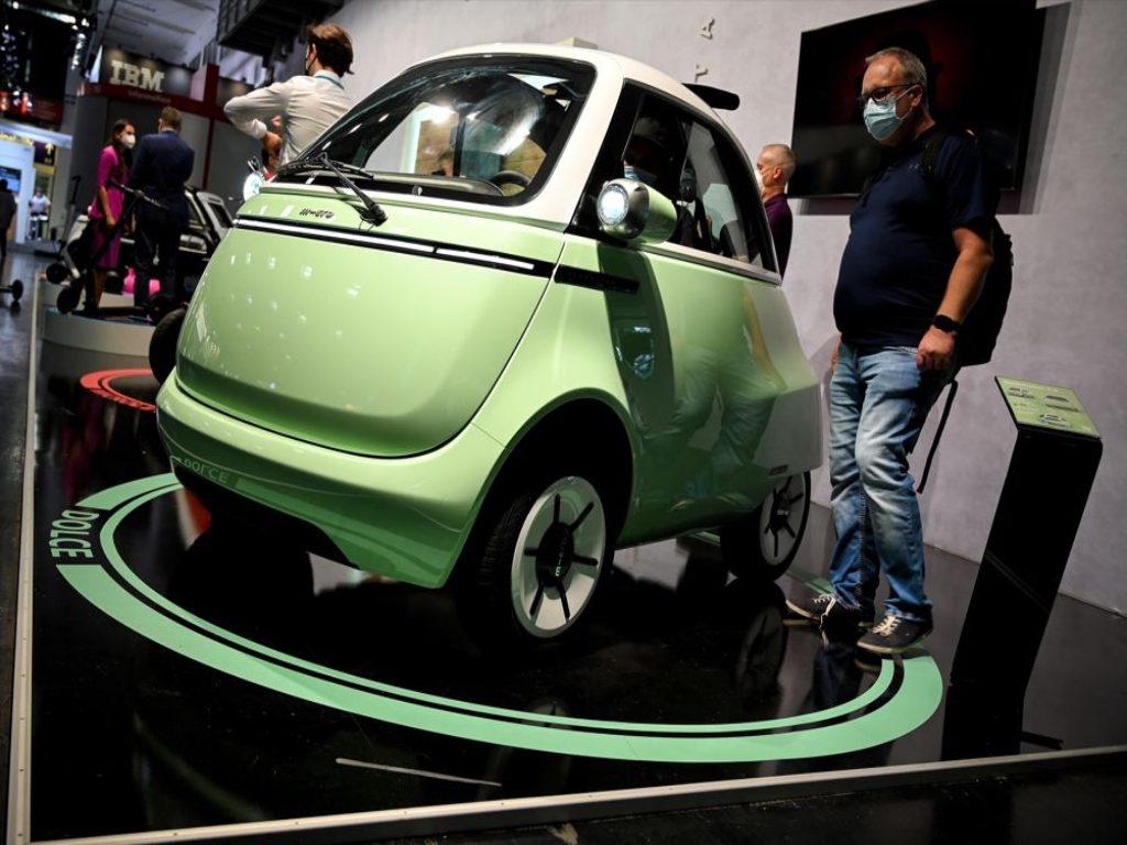 Microlino, al via la prenotazioni per la microcar elettrica prodotta in Italia: prezzo, dove comprarla, autonomia