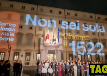 Meloni a Palazzo Chigi: lo slogan “Non sei sola, chiama il 1522” pe…