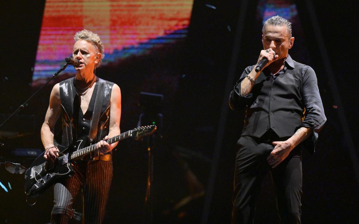 Show dei Depeche Mode a Roma: il concerto all’Olimpico è incredibil…