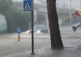 Riccione allagata, inagibile il pronto soccorso e tante segnalazioni | FOTO E VIDEO