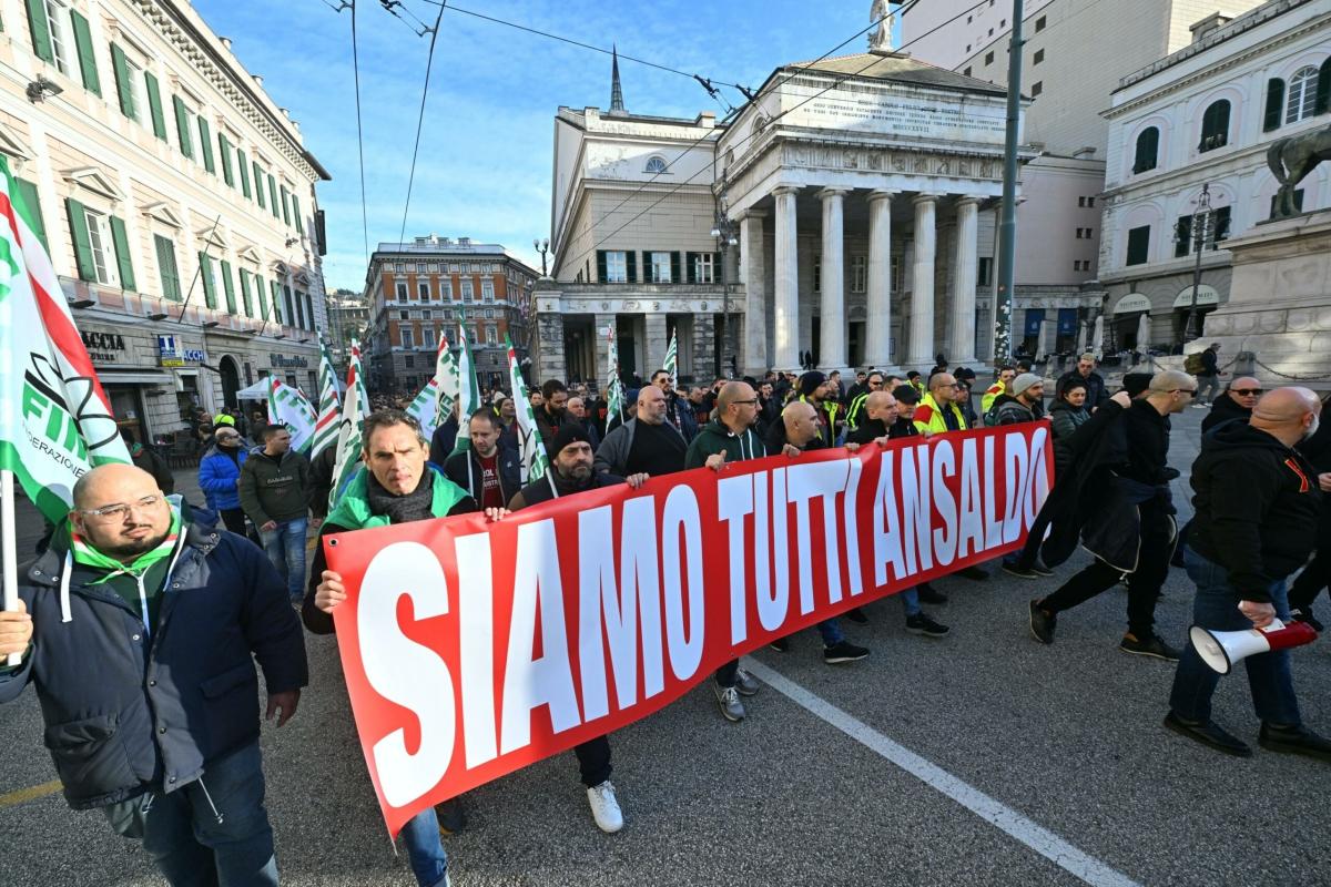 Genova, lavoratori Ansaldo Energia a processo. Parte il corteo a sostegno dei dipendenti