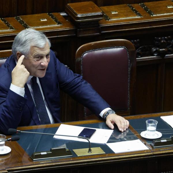 Gelo e prime crepe nella maggioranza. Tajani: “Crippa non rappresenta il governo”. Cosa ha detto il vicepremier sul caso e sul ponte | VIDEO