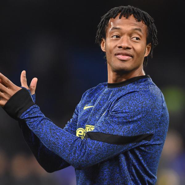 Inter, Cuadrado scatenato al coro: “Chi non salta è bianconero”. Tifosi Juventus furiosi