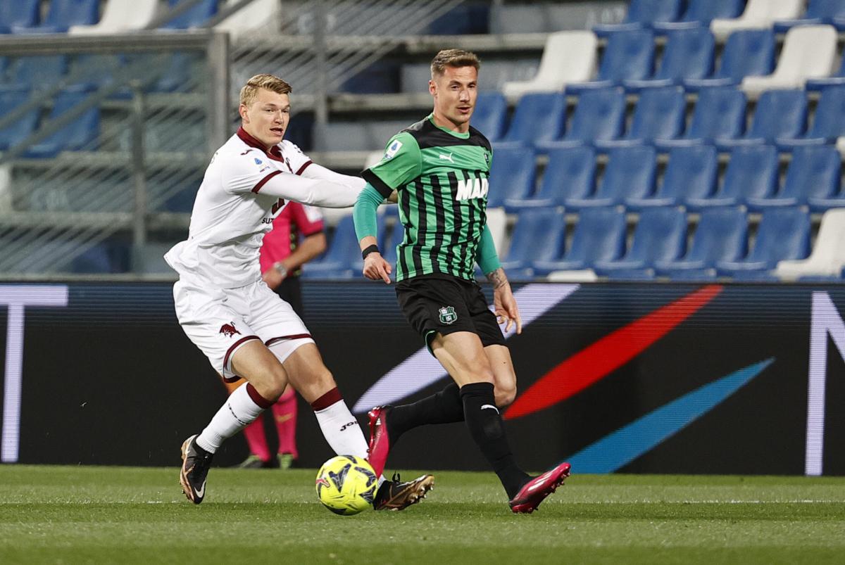 Sassuolo, il futuro di Pinamonti: “Mi trovo bene, sento la fiducia di tutti. Dionisi ottimo allenatore”