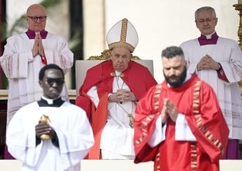 Papa Francesco affaticato, non legge l’omelia durante la domenica delle Palme