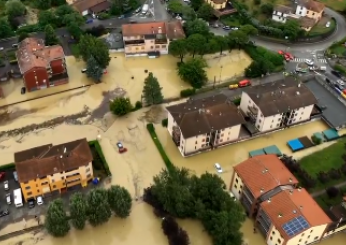 Maltempo, è dramma in Emilia Romagna: 180 gli interventi dei vigili del fuoco. Morto un 85enne travolto dall’esondazione del Termina a Parma