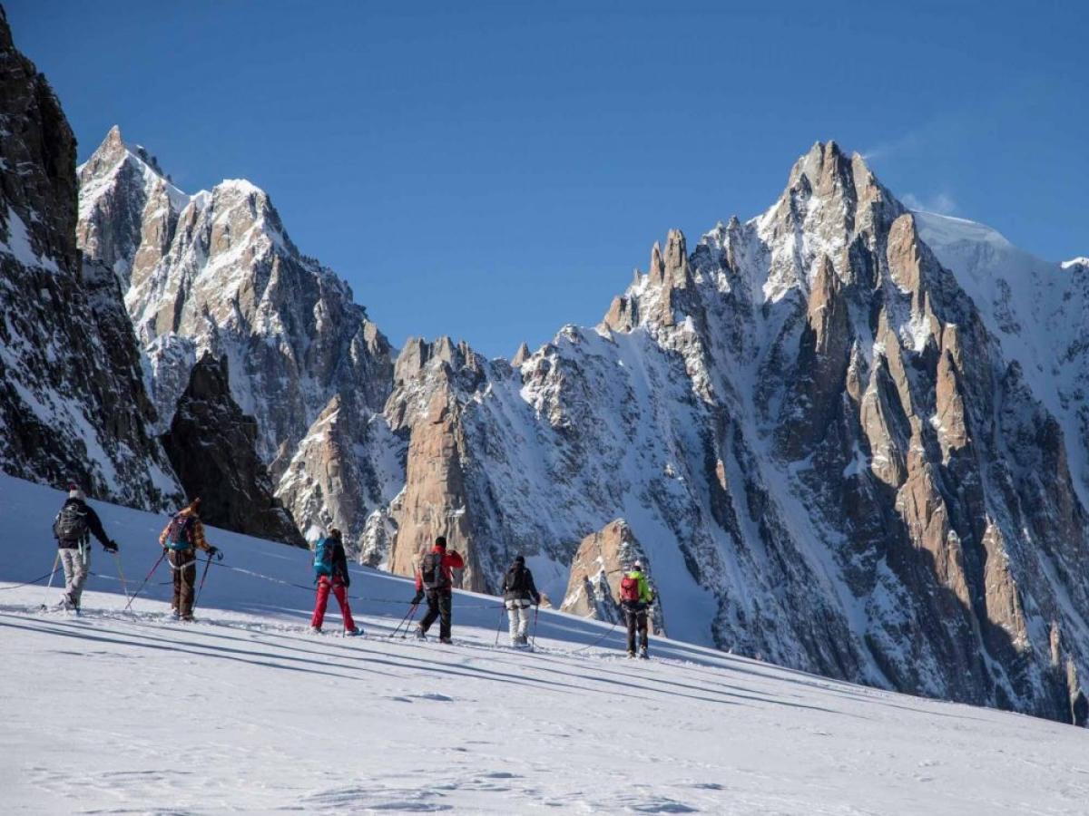 Monte Bianco, una cauzione per chi vuole scalarlo: “15mila euro per…