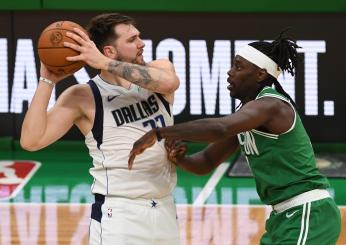 NBA 2024-2025, tripla doppia di Jokic. Doncic segna da centrocampo e Dallas vince | VIDEO