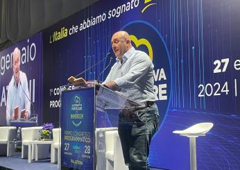 Congresso Alternativa Popolare, l’onda dei giovani arrivata da tutta Italia per sostenere Bandecchi, il loro “condottiero” | VIDEO