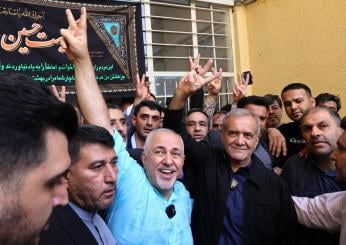 Iran, il riformista Masoud Pezeshkian sarà il nuovo presidente: sconfitto al ballottaggio l’ultraconservatore Said Jalili