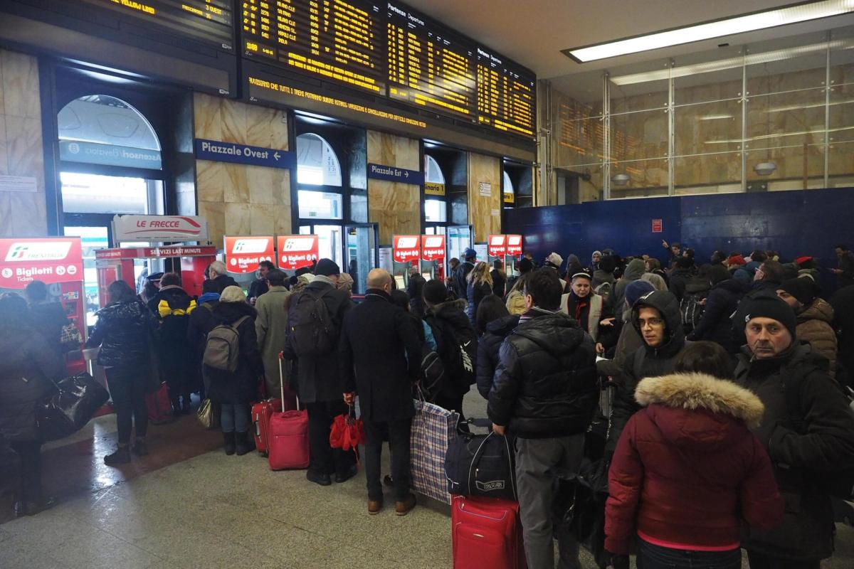 Bonus trasporti, lunghe code e caos a Bologna