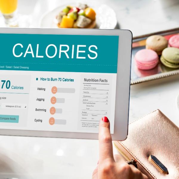 Serve davvero contare le calorie per dimagrire? Quali sono i pro e i contro di questa abitudine