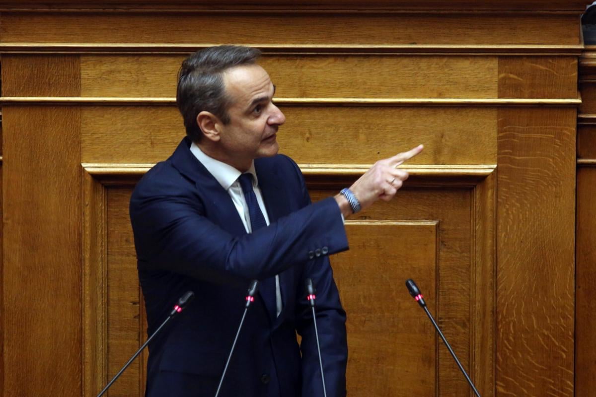 Grecia, il premier annuncia la nuova composizione del governo: i risultati delle europee mettono in difficoltà Mitsotakis