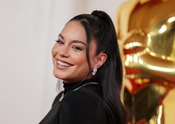 Vanessa Hudgens è diventata mamma per la prima volta: le foto fuori l’ospedale 