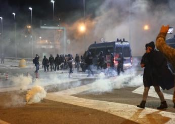 Francia, proteste dopo la morte di Nahel: Macron chiede “riflessione e rispetto”