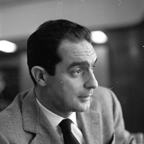 Italo Calvino, il centenario della nascita oggi 15 ottobre 2023: biografia, libri e frasi celebri dello scrittore