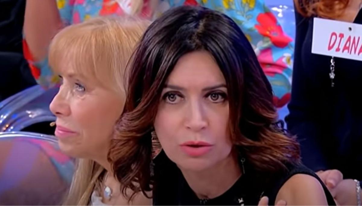 Uomini e donne, Barbara De Santi piange per Ernesto Russo ma lui frena: “Eccessivo”