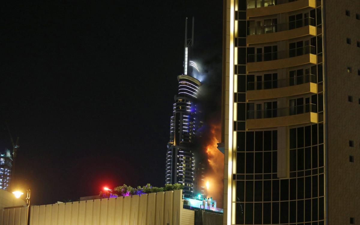 Dubai incendio: a fuoco grattacielo di 35 piani