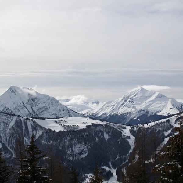 Tragedia in montagna, valanga nelle Alpi svizzere: morti due alpinisti italiani a Pigne d’Arolla