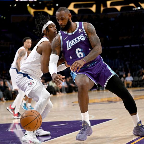 NBA, risultati della notte: Davis ne fa 55 e i Lakers battono Washington